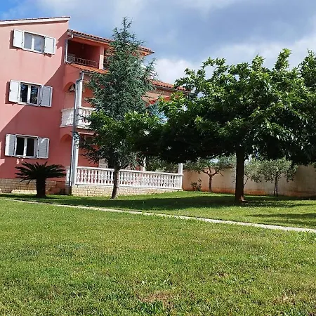 Old Volme Apartmens Banjole